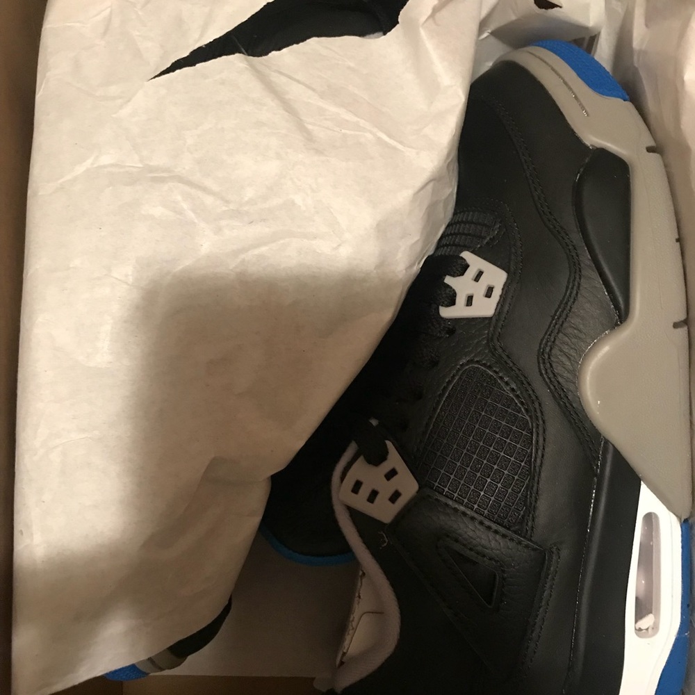 Retro Jordan 4